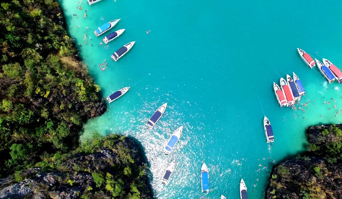 stunning-turquoise-sea-at-lipe-island-in-thailand-2026-01-07-07-03-37-utc
